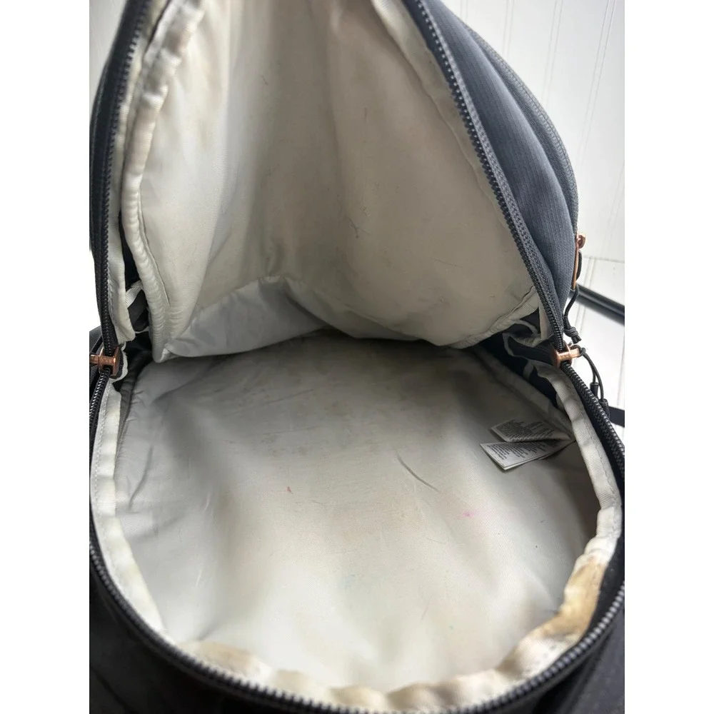 The North Face Black Borealis Luxe Hiking Travel Unisex Backpack $150